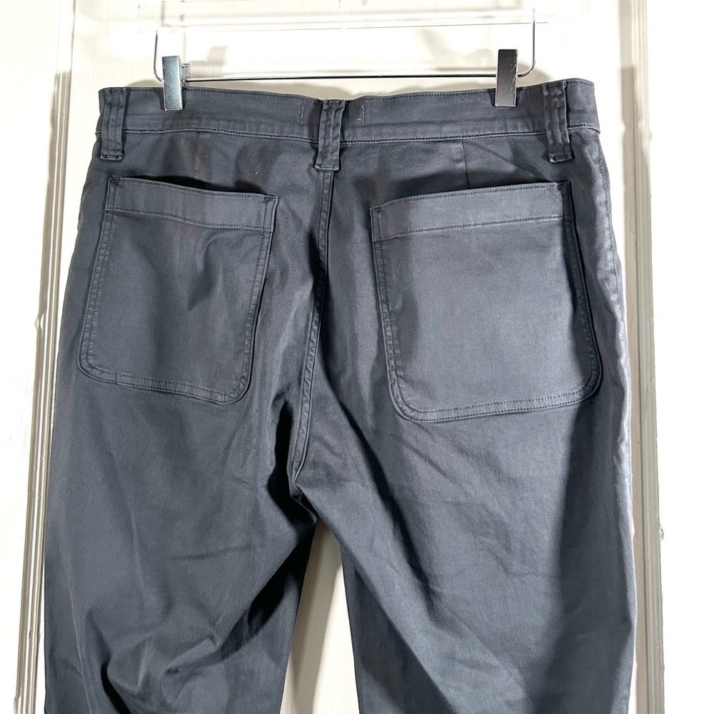 Madewell Kick Out Crop Pants in Garment-Dyed Sateen Dark Pavement 32 - Picture 9 of 11